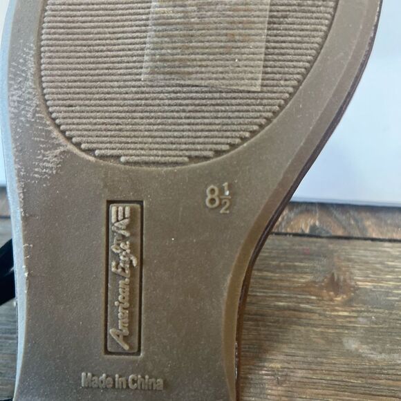 American Eagle Women’s Size 8.5 Black/Brown Sandals with Studded Design - Picture 7 of 8